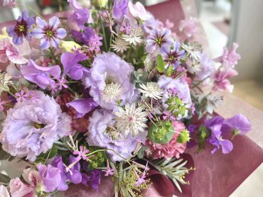 今月のアレンジメント🍀｜「ハーベスト　ガーデン」　（山口県萩市の花キューピット加盟店 花屋）のブログ